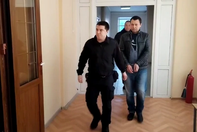 Суд оставил в СИЗО мигранта, напавшего на школьницу в Бузулуке