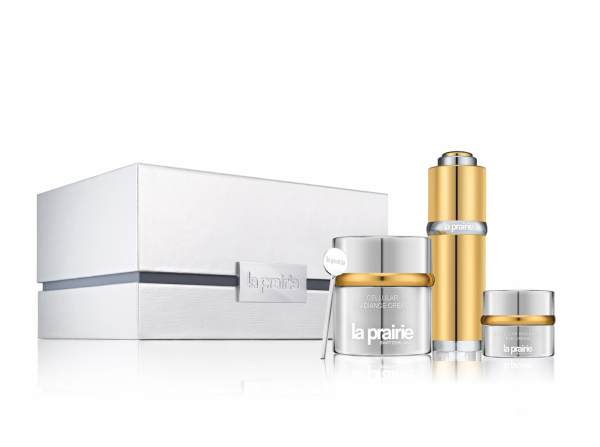 Набор Radiance Collection, La Prairie. В набор входят: крем с клеточным комплексом Cellular Radiance Cream, 50 мл; крем для области вокруг глаз Cellular Radiance Eye Cream, 15 мл; косметическое средство для лица, шеи и области, клеточный декольте-концентрат Сияние кожи и Чистое золото Cellular Radiance Concentrate Pure Gold, 30 мл.