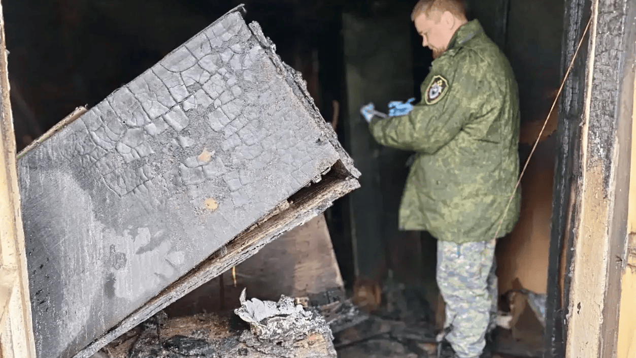 Расследование гибели мужчины при пожаре в Соколе
