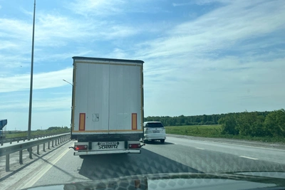 Тюменцы застряли в летних пробках на дорогах к базам отдыха