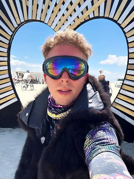 burning man 2025, Фестиваль Burning Man, Вадим Круглов из Омска, Что на самом деле случилось с погибшим россиянином на фестивале Burning Man в Неваде | Источник: соцсети