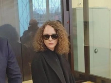 Суд продлил Аглае Тарасовой, обвиненной в контрабанде наркотиков, меру пресечения до января