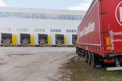 Объем сделок со складами в Петербурге сократился вдвое