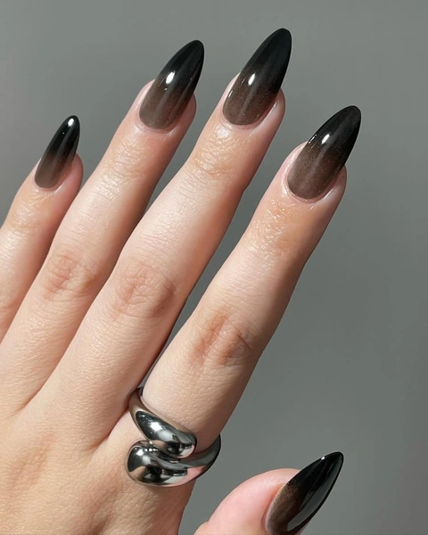 Источник: @avrnailswatches