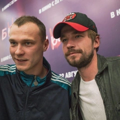 Торт с Суперменом и Юра Борисов среди гостей: как прошел день рождения Александра Петрова