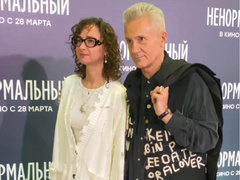 63-летний Олег Меньшиков пришел на премьеру с молодой женой