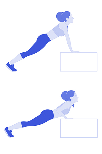 Отжимания от скамьиРаботаем на нижнюю часть грудных мышц. Поставьте руки на зафиксированную платформу, тело держите прямым и под углом. Согнув руки, опустите тело так, чтобы грудь едва касалась платформы. Вернитесь в исходное положение.