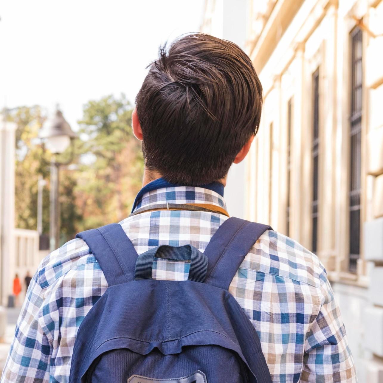 В Петербурге 15-летний школьник ударил ножом педагога: детали трагедии в учебном заведении