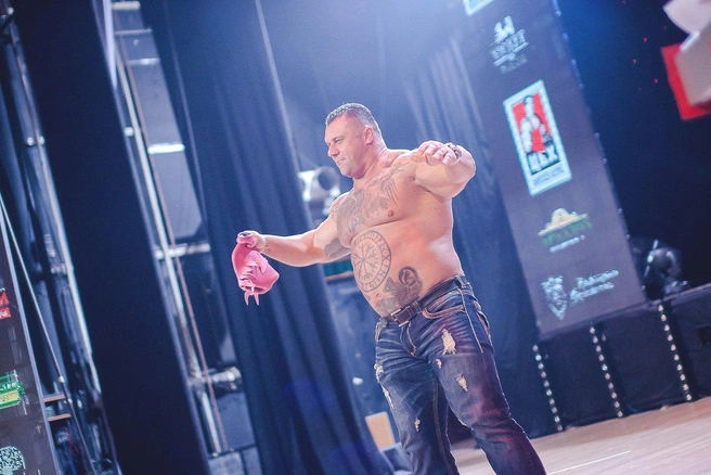 Михаил Сидорычев, двукратный чемпион Европы по бодибилдингу, мастер спорта международного класса по пауэрлифтингу | Источник: Виктория Евстафьева