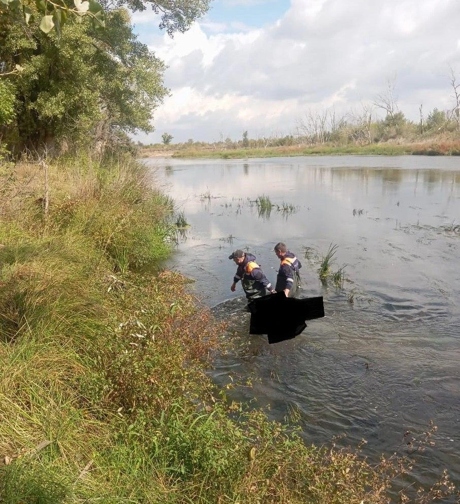 Водолазы достали тело из воды | Источник: Департамент пожарной безопасности и гражданской защиты Оренбургской области