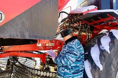 Два новых свеклоуборочных комбайна для Грязинского агрокомплекса