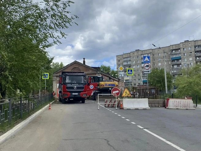 По улице Николая Островского не проехать из-за ремонта | Источник: ТГК-14 / Мах