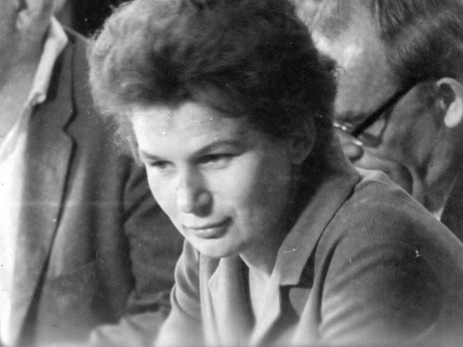 26-летняя Валентина&nbsp;Терешкова на пресс-конференции. Июнь 1963 года | Источник: фотофонды Самарского областного госархива социально-политической истории и Центрального областного госархива