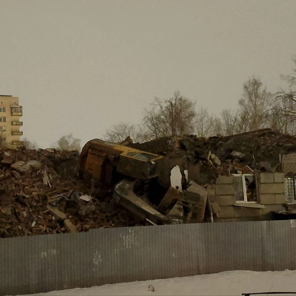 Источник: Екатерина Лисенкова / Видео со сноса здания ВНИИБ / Telegram