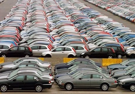 Продажи легковых автомобилей в РФ снизились на 19,4% | ya62.ru