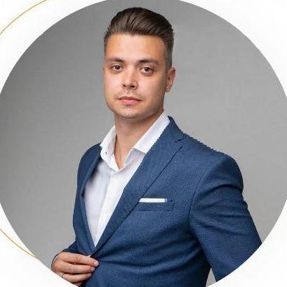 <p>Антон Агапов</p>