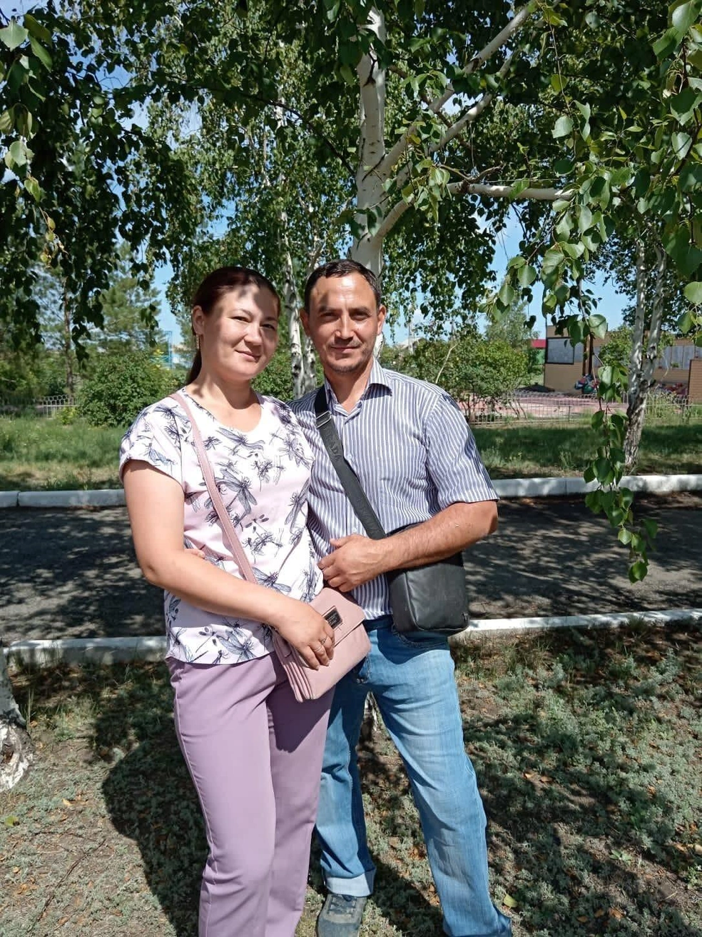 На людях Константин и Роза выглядели красивой, любящей парой, но родственники убитой женщины уверяют, что муж манипулировал женой и оскорблял ее, не разрешил ей учиться, ограничивал ее общение с родственниками, поднимал руку на старших детей | Источник: предоставлено семьей Розы Кирикеевой