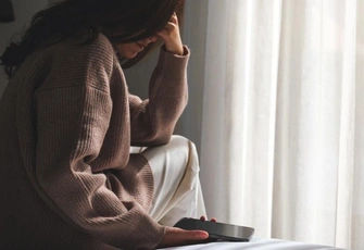 «Живу с парнем уже 3 года, а он в переписке с какой-то девушкой называет меня просто „подругой“»