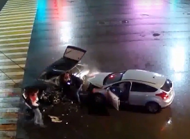 Аварии на Первомайском проспекте и Московском шоссе попали на видео | ya62.ru