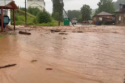 Четыре реки вышли из берегов в посёлке Кын, женщина пропала