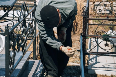 Омичи обсуждают выходной на Радоницу