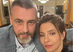 Семейный завтрак и постельная сцена: после разрыва с четвертой женой Батырев веселится в компании Подкаминской