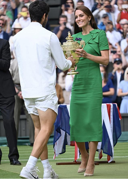 Покровительницы тенниса носят зеленый: принцесса Уэльская на финале Уимблдона-2023