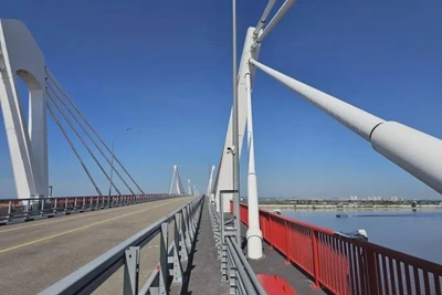 Авария на китайской стороне остановила движение по мосту через Амур