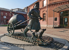 Бронзовые работники: 7 памятников профессиям в Петербурге