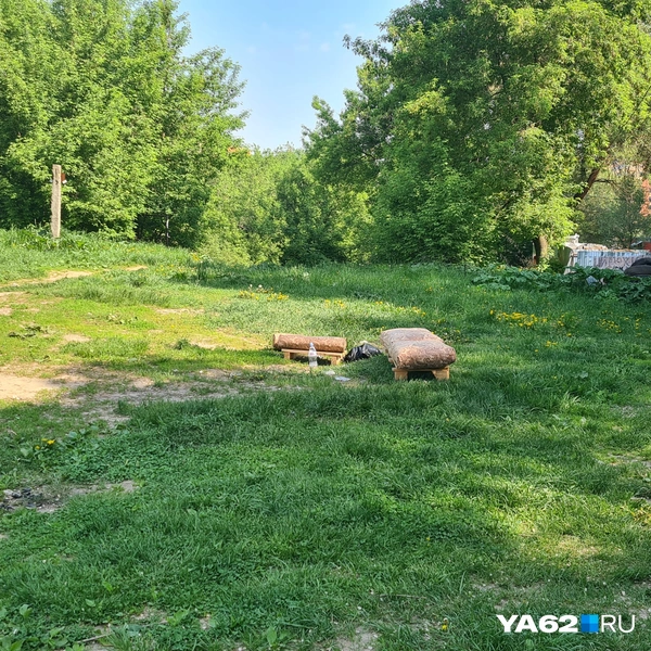 В теплое время года здесь устраивают ночной отдых маргинальные личности | Источник: Светлана Коновалова / YA62.RU