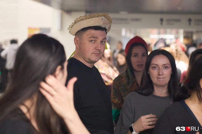 Кто сказал, что кокошник&nbsp;— исключительно женский головной убор? | Источник: Роман Данилкин / 63.RU