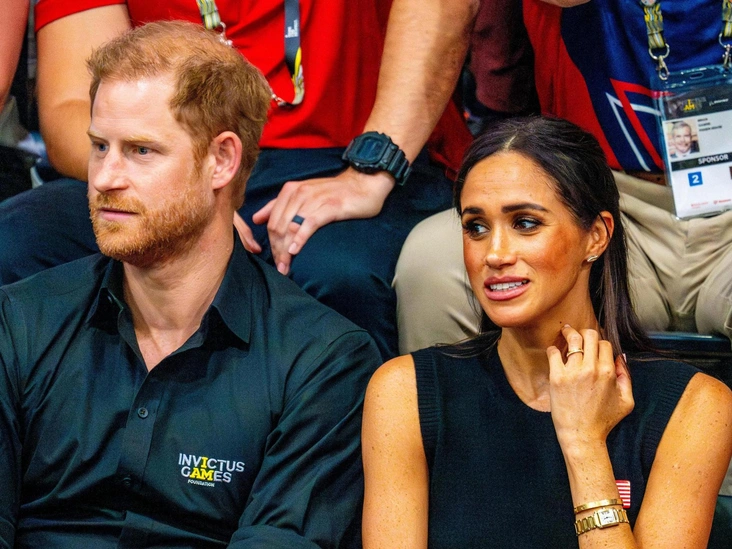 Меган Маркл появилась только с одним кольцом на пальце