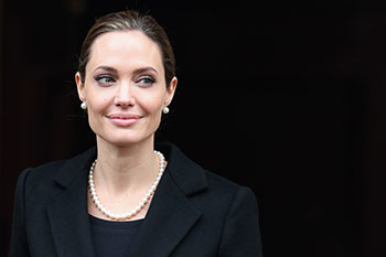 Анджелина Джоли (Angelina Jolie) на саммите «большой восьмерки», апрель 2013, Лондон