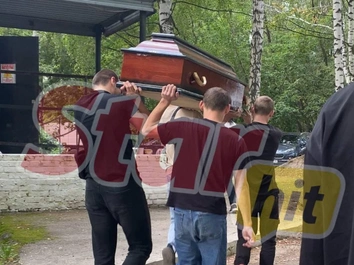 Прощание со звездой шоу «Пацанки» Юлией Платок Михайловой, выпавшей с 22 этажа — репортаж из Рязани