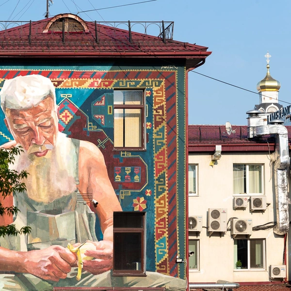 Для создания настоящего ковра, как у наших бабушек, Wuper Kec вдохновлялся изображениями этих изделий | Источник: Павел Иванов