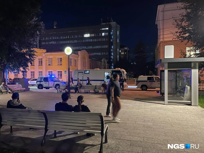 Несколько недель в Первомайском сквере подростки устраивают драки | Источник: Александр Ощепков / NGS.RU
