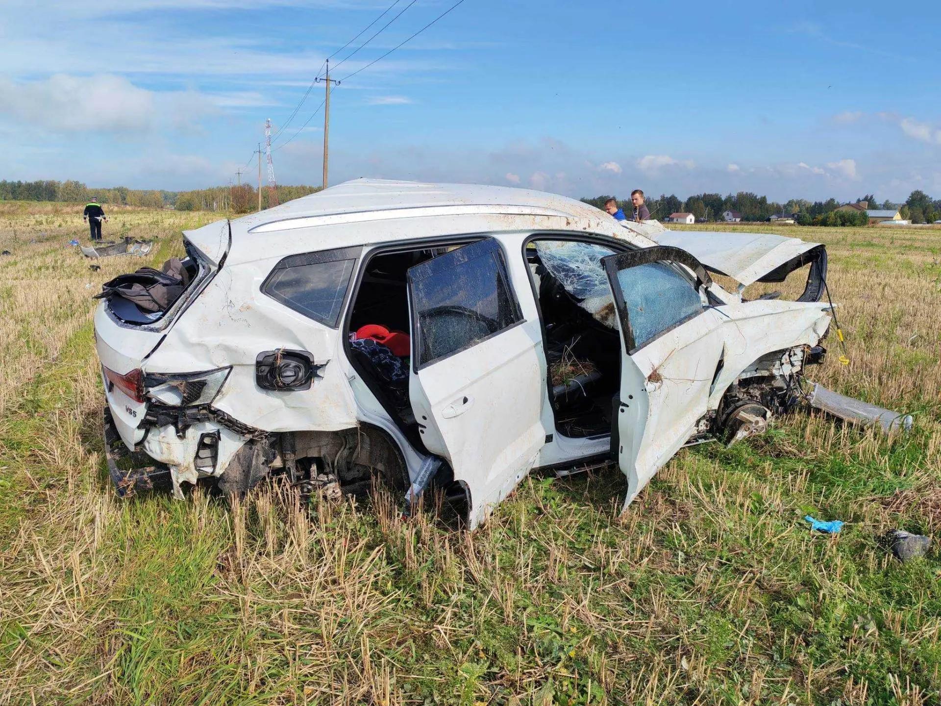 Под Рыбным водитель погиб после съезда автомобиля в кювет