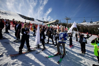 Митя Фомин нарушил дресс-код в Шерегеше в форме «Сибири»