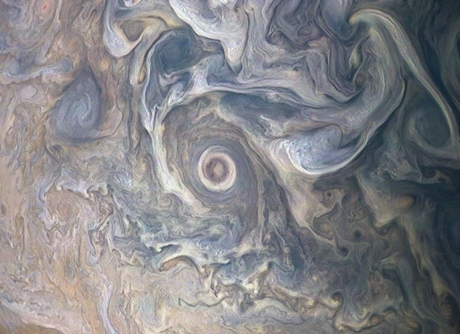 NASA показало необычные облака на Юпитере | ya62.ru