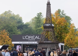 Как крупнейшая сделка в истории красоты изменит баланс в люксе