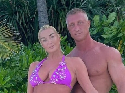 Владелец банного комплекса Сергей Кузнецов опроверг, что вернулся к Анастасии Волочковой