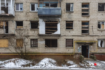В квартире, где когда-то взорвался газ, остались совсем ненадежные перекрытия | Источник: Константин Завриков / V1.RU