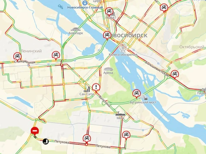 Дорожные заторы наблюдаются по всему Новосибирску | Источник: 2ГИС