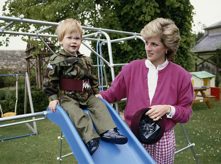 Принцесса Диана с принцем Гарри,1986 год