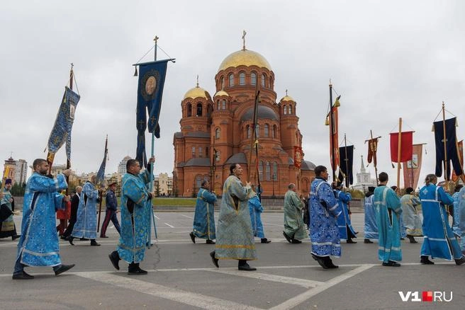 Чудотворная икона пробудет в Волгограде четыре дня, а затем отправится в храмы Волжского и Фролова | Источник: Алексей Волхонский / V1.RU