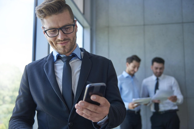 Чтобы увидеть специальное предложение, нужно стереть защитный слой «скретч-карты» и получить дополнительный бонус | Источник: ru.freepik.com