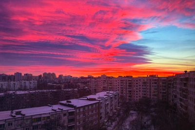Челябинск озарен малиновым закатом