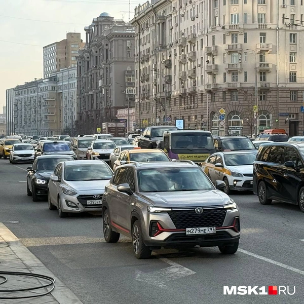 Показываем, что сейчас творится в центре города | Источник: Артем Устюжанин / MSK1.RU