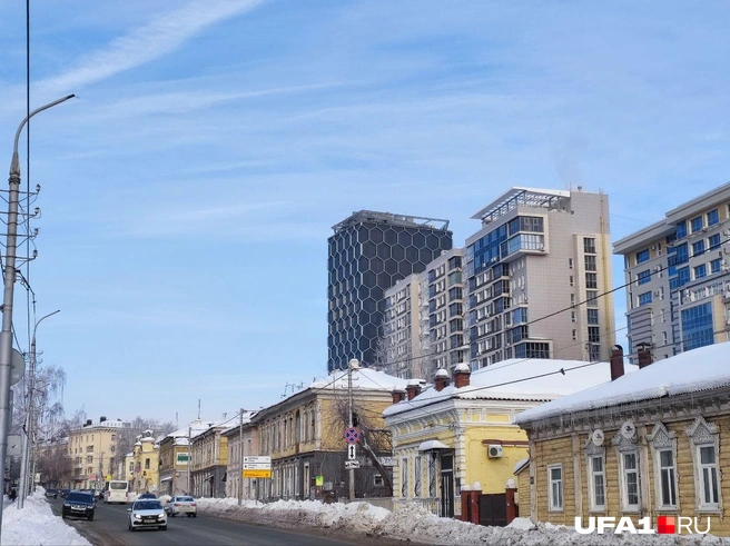 Есть только 2 стороны монеты, но одна из них стремительно хочет съехать