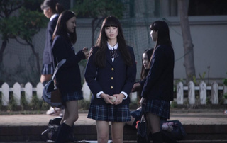 Зачем японских школьниц проверяют на наличие нижнего белья